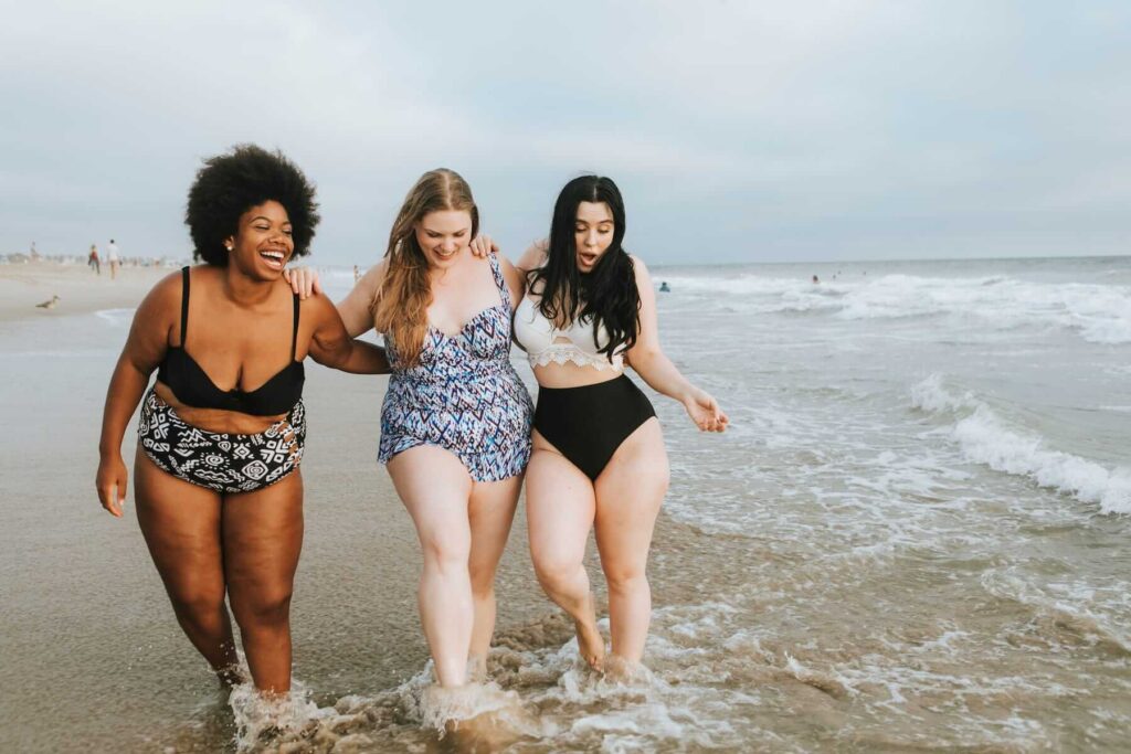 women-on-beach-1800x1200-1 (1)